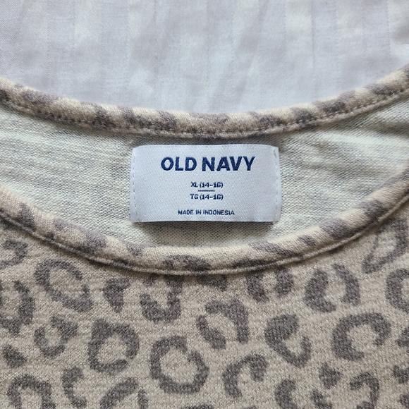Old Navy Girl's Cozy Grey Leopard Animal Print Plush-Knit Tiered Dress - Picture 9 of 15